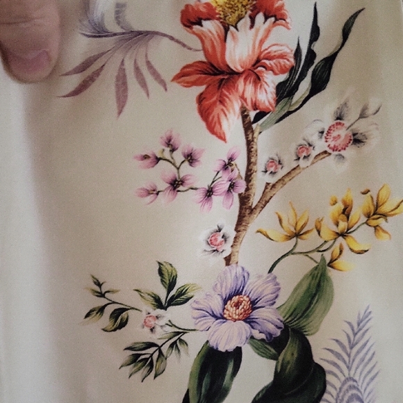 Johnny Was Cream Floral Women's Shorts - Picture 10 of 11